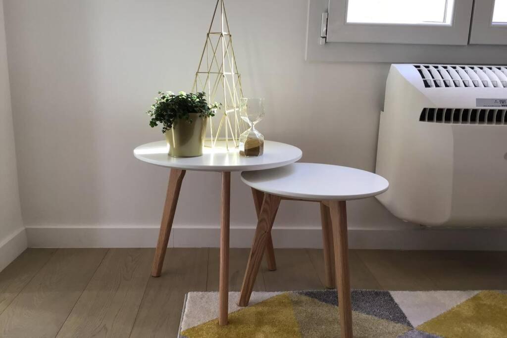 Appartement 2 Chambres Refait A Neuf, Climatise, A 2 Min De La Mer Nizza Kültér fotó